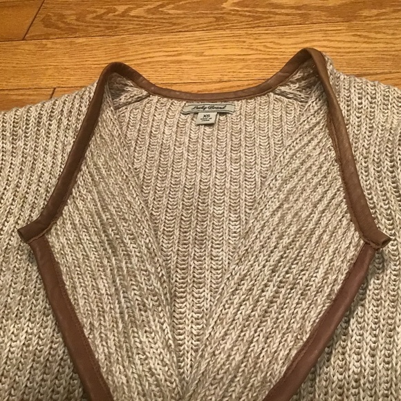 Sweater - Picture 2 of 9